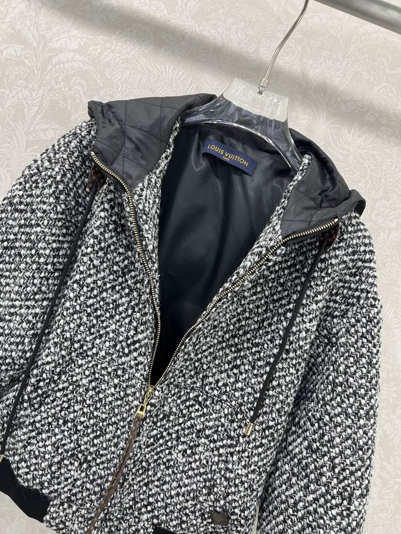 l0vis Vvtt0n outwear